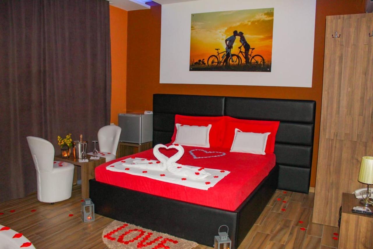 Hotel Golden Shkoder Luaran gambar