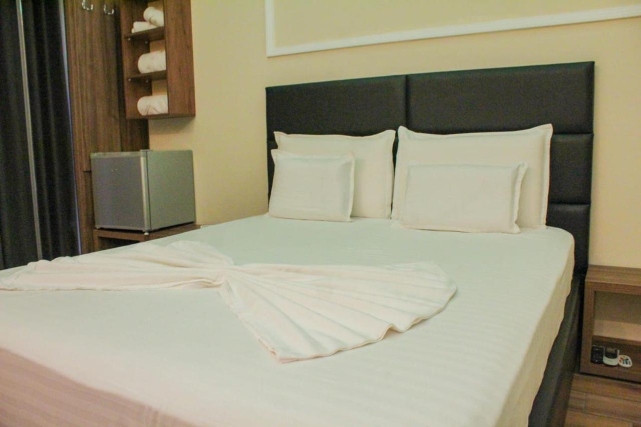 Hotel Golden Shkoder Luaran gambar