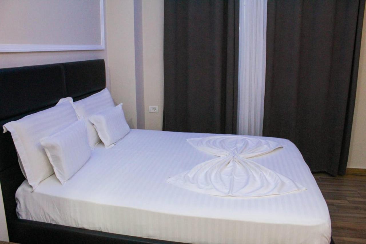 Hotel Golden Shkoder Luaran gambar