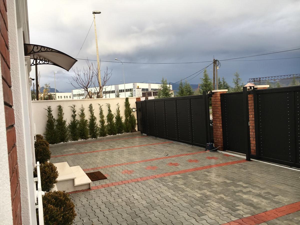 Hotel Golden Shkoder Luaran gambar