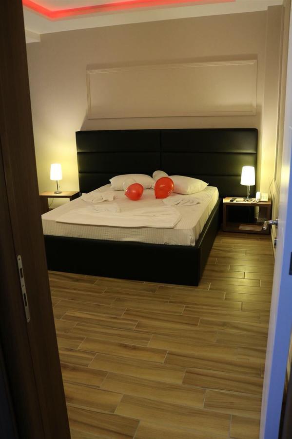Hotel Golden Shkoder Luaran gambar