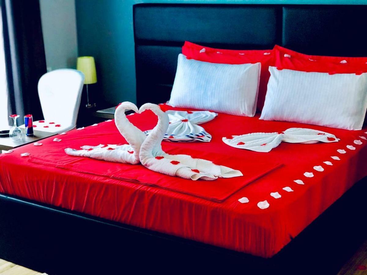 Hotel Golden Shkoder Luaran gambar