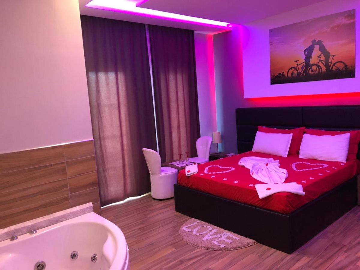 Hotel Golden Shkoder Luaran gambar